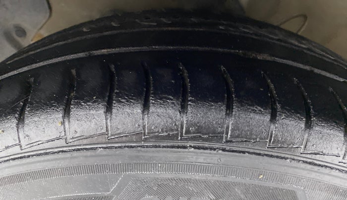 2018 Hyundai NEW SANTRO SPORTZ 1.1, CNG, Manual, 38,162 km, Left Front Tyre Tread