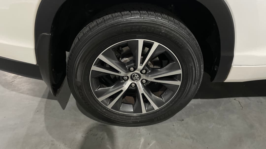 2017 Toyota Kluger Gx (4x2), Automatic, 94138 km, Right Rear Wheel