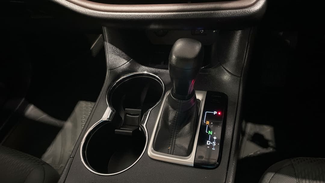 2017 Toyota Kluger Gx (4x2), Automatic, 94138 km, Gear Lever 