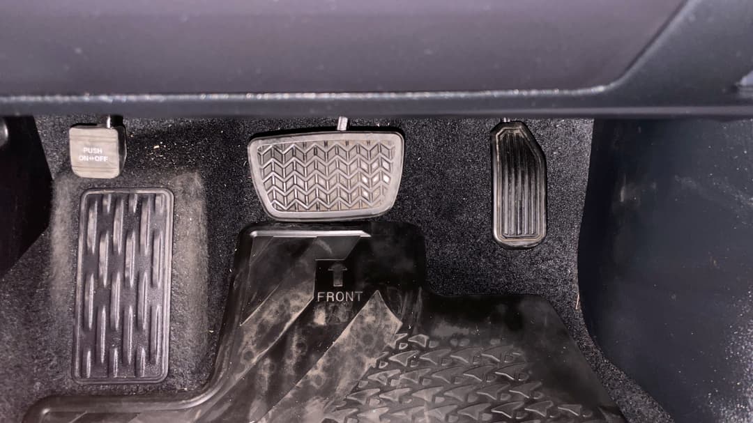 2017 Toyota Kluger Gx (4x2), Automatic, 94138 km, Pedals and Footmat