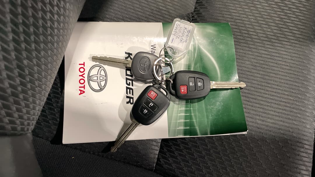 2017 Toyota Kluger Gx (4x2), Automatic, 94138 km, Key Close-up