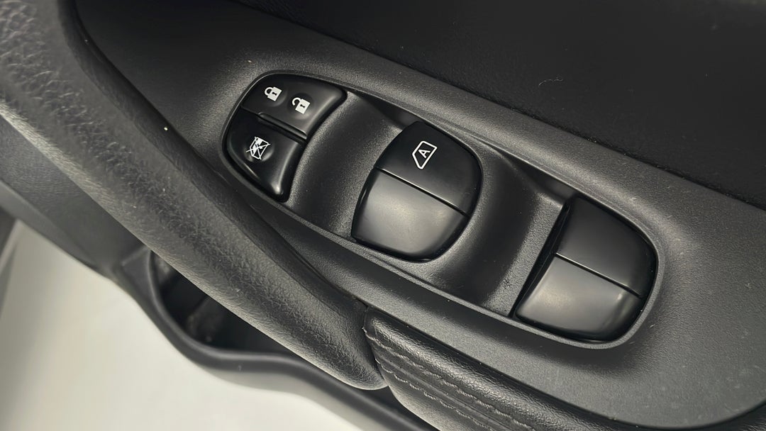 2018 Nissan X-trail St (2wd), Automatic, 111736 km, Drivers Side Door Panel Controls