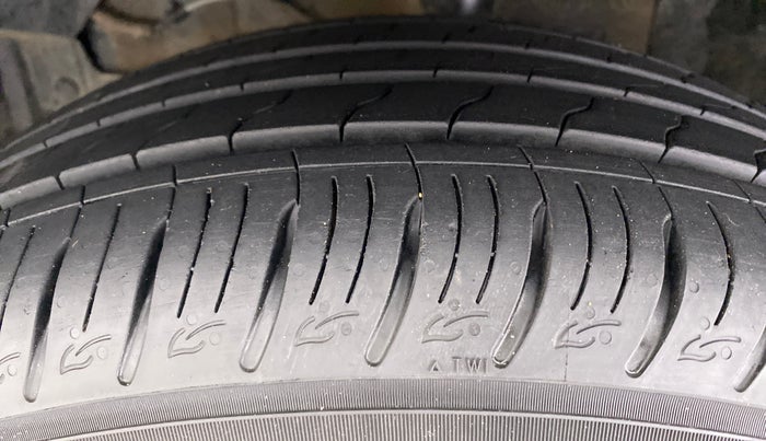 2017 Maruti Vitara Brezza ZDI, Diesel, Manual, 65,693 km, Left Front Tyre Tread