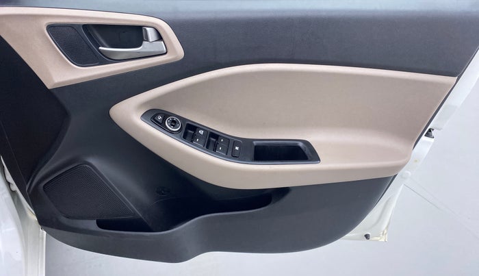 2016 Hyundai Elite i20 SPORTZ 1.2, Petrol, Manual, 55,422 km, Driver Side Door Panels Control