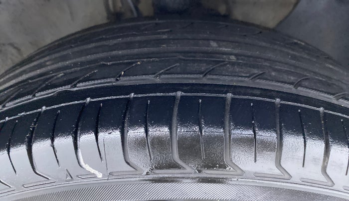 2016 Hyundai Elite i20 SPORTZ 1.2, Petrol, Manual, 55,422 km, Right Front Tyre Tread