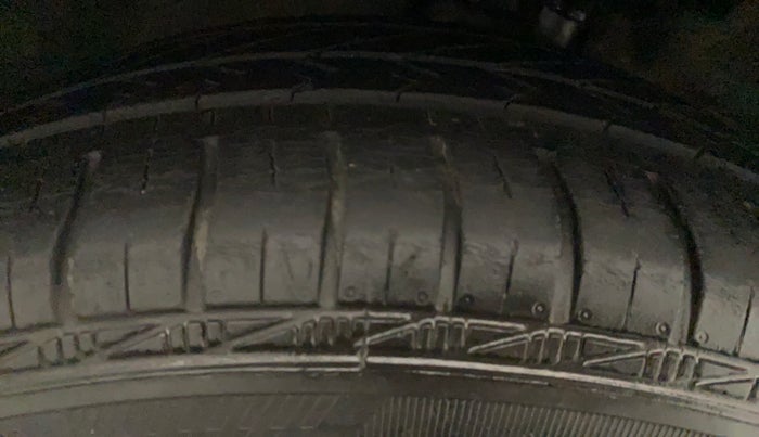 2015 Maruti Celerio VXI AMT, Petrol, Automatic, 1,21,803 km, Right Rear Tyre Tread