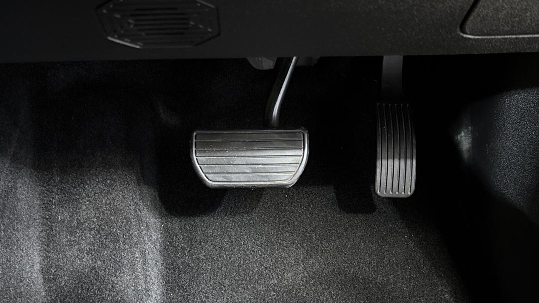 2025 GWM Tank 300 Ultra Diesel, Automatic, 27304 km, Pedals and Footmat