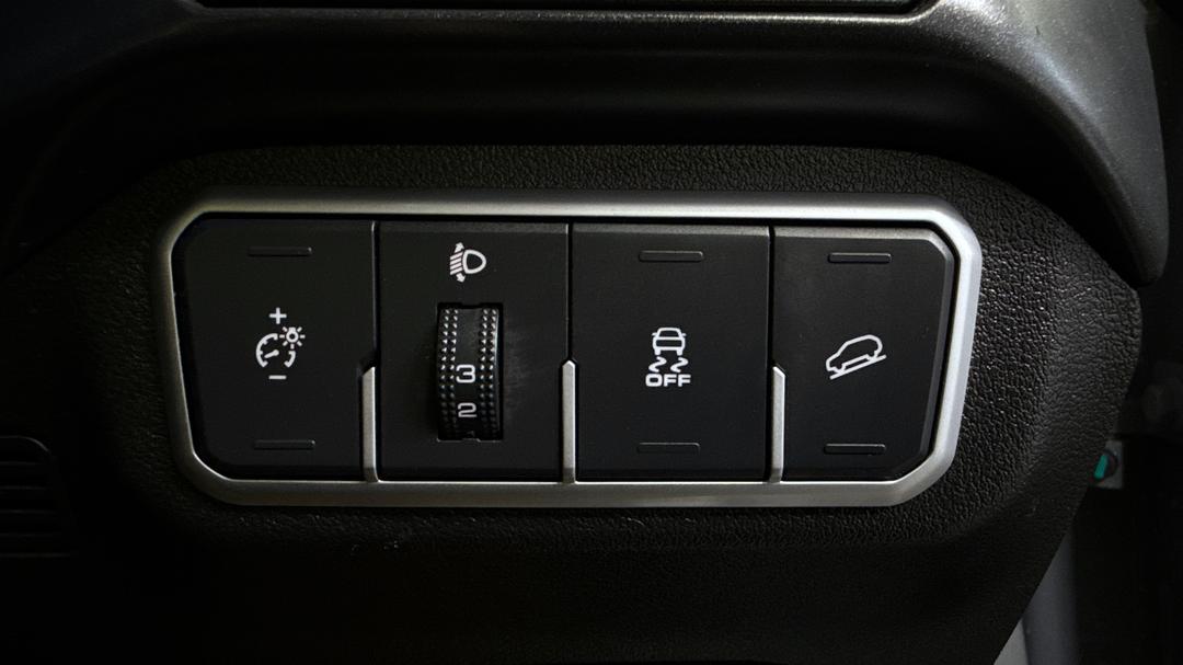 2025 GWM Tank 300 Ultra Diesel, Automatic, 27304 km, Utility Switches/Buttons