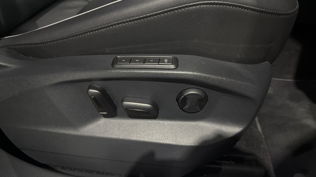 2018 Volkswagen Tiguan 162 Tsi Highline, Automatic, 52057 km, Drivers Side Adjustment Panel