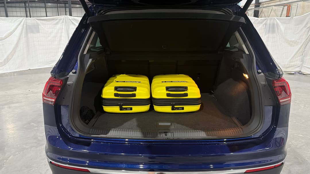 2018 Volkswagen Tiguan 162 Tsi Highline, Automatic, 52057 km, Boot Inside View with Luggage