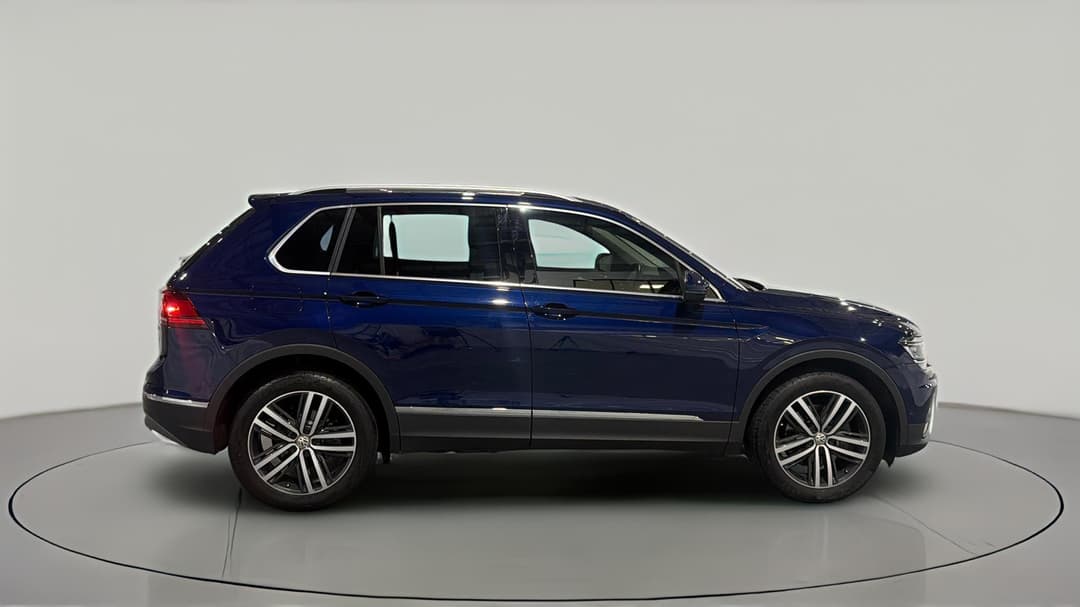 2018 Volkswagen Tiguan 162 Tsi Highline, Automatic, 52057 km, Right Side View