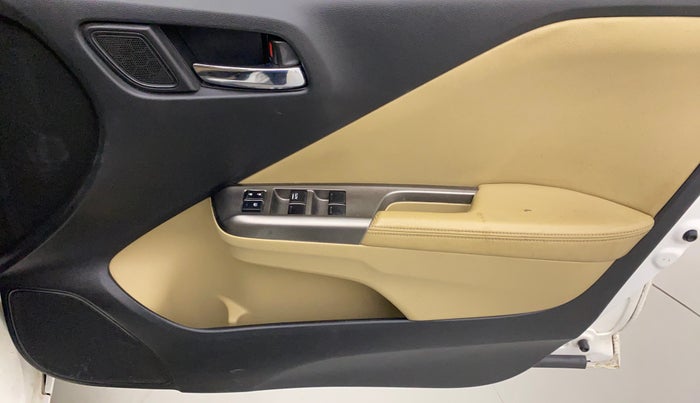 2016 Honda City 1.5L I-VTEC VX CVT, Petrol, Automatic, 1,04,276 km, Driver Side Door Panels Control