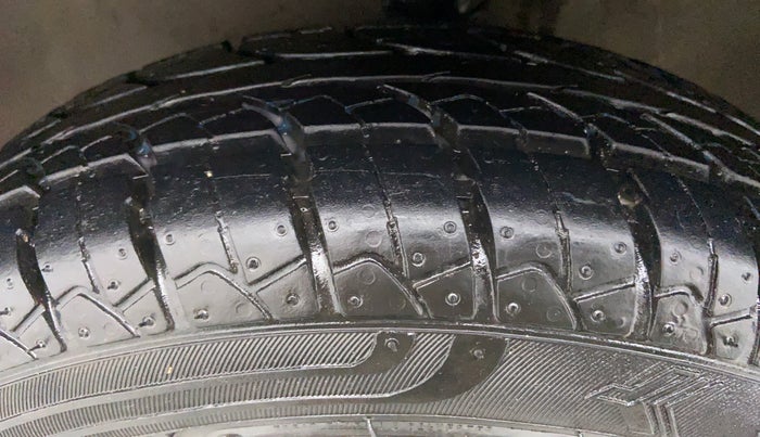 2010 Maruti Zen Estilo VXI, Petrol, Manual, 38,748 km, Left Front Tyre Tread