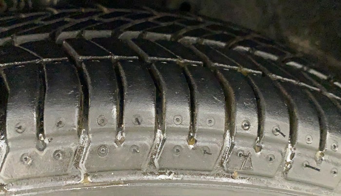 2015 Honda Brio E MT, Petrol, Manual, 41,772 km, Left Front Tyre Tread