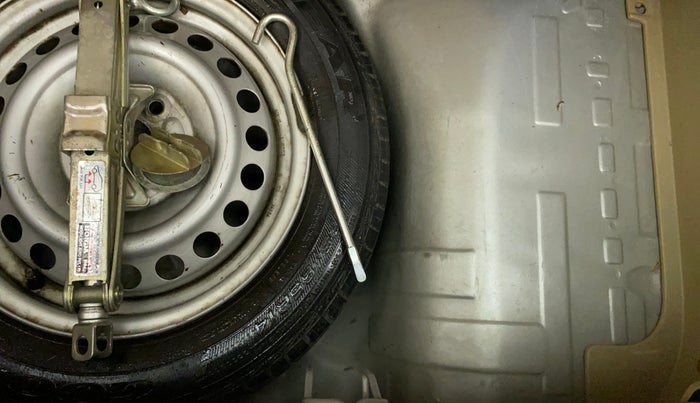 2015 Honda Brio E MT, Petrol, Manual, 41,772 km, Boot floor - Slight discoloration