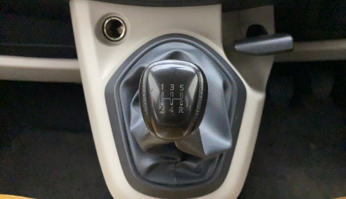 2016 Datsun Go Plus T, Petrol, Manual, 39,886 km, Gear Lever