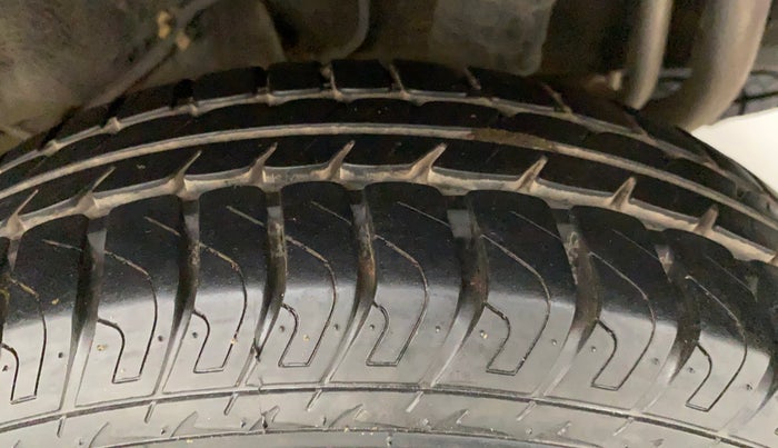 2016 Datsun Go Plus T, Petrol, Manual, 39,886 km, Left Rear Tyre Tread
