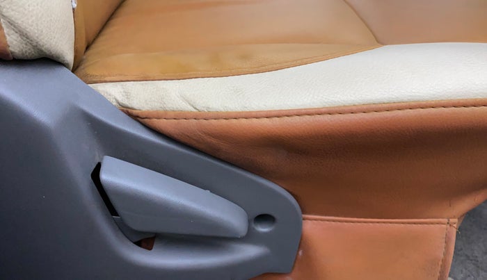 2016 Datsun Go Plus T, Petrol, Manual, 39,886 km, Driver Side Adjustment Panel