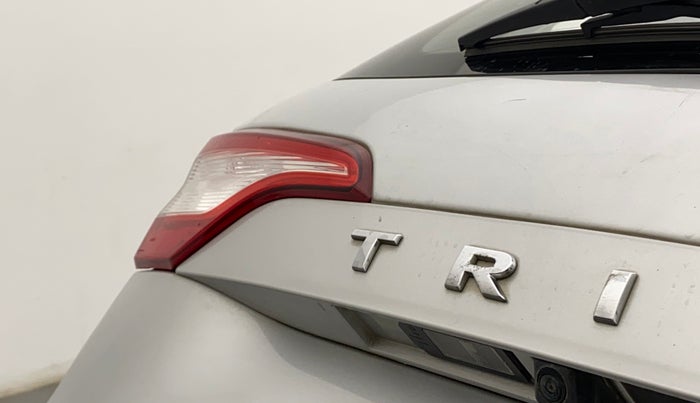 2021 Renault TRIBER RXZ, Petrol, Manual, 39,288 km, Dicky (Boot door) - Slightly dented
