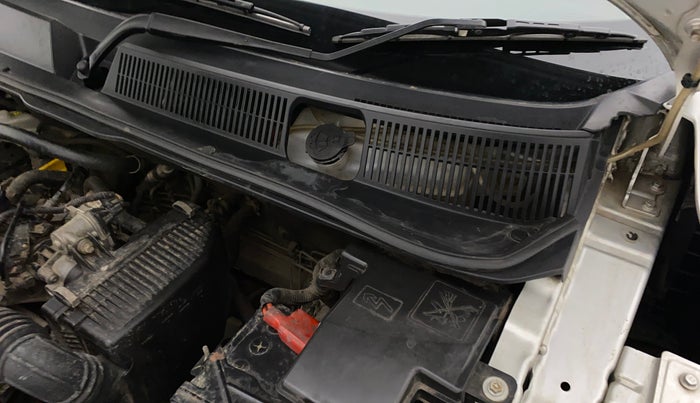 2021 Renault TRIBER RXZ, Petrol, Manual, 39,288 km, Bonnet (hood) - Cowl vent panel has minor damage