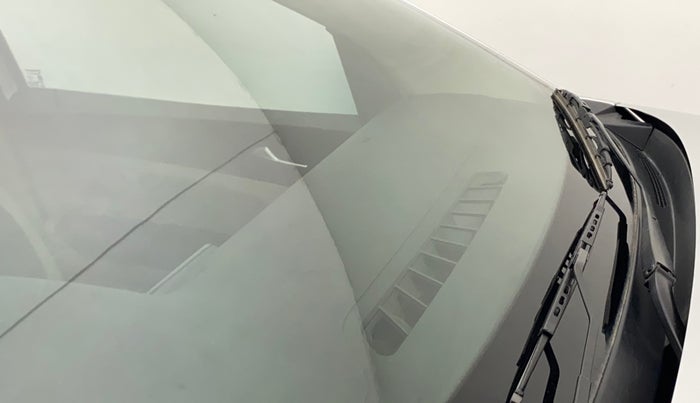 2021 Renault TRIBER RXZ, Petrol, Manual, 39,288 km, Front windshield - Minor spot on windshield