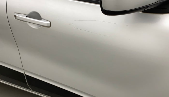 2021 Renault TRIBER RXZ, Petrol, Manual, 39,288 km, Driver-side door - Minor scratches