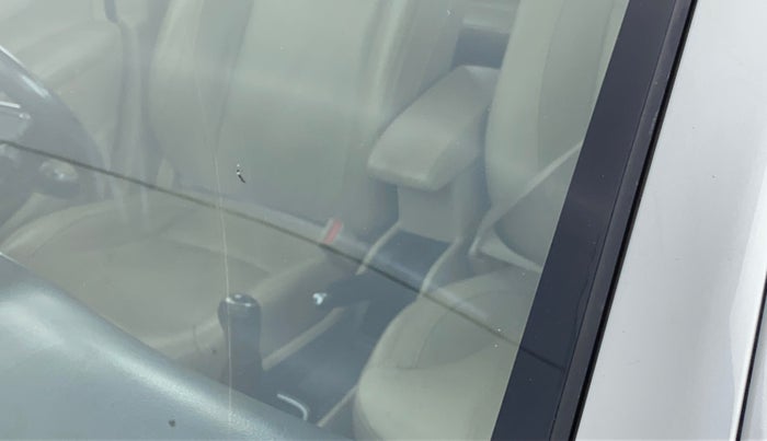 2019 Maruti Ciaz ALPHA 1.3 DDIS SHVS, Diesel, Manual, 65,574 km, Front windshield - Minor spot on windshield
