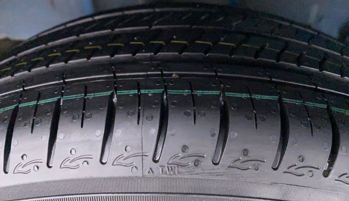 2019 Tata Tiago XZ+ 1.2 Revotron, Petrol, Manual, 27,805 km, Right Rear Tyre Tread