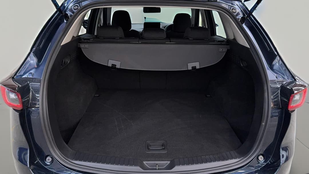 2025 Mazda CX-5 G25 Maxx Sport (FWD), Automatic, 10082 km, Boot Inside View