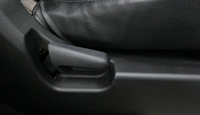 2016 Maruti Wagon R 1.0 VXI, Petrol, Manual, 53,752 km, Driver Side Adjustment Panel