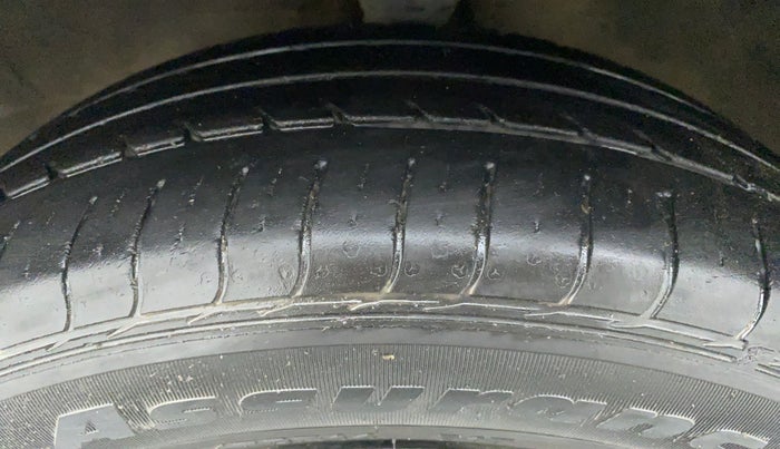 2016 Maruti Wagon R 1.0 VXI, Petrol, Manual, 53,752 km, Left Front Tyre Tread