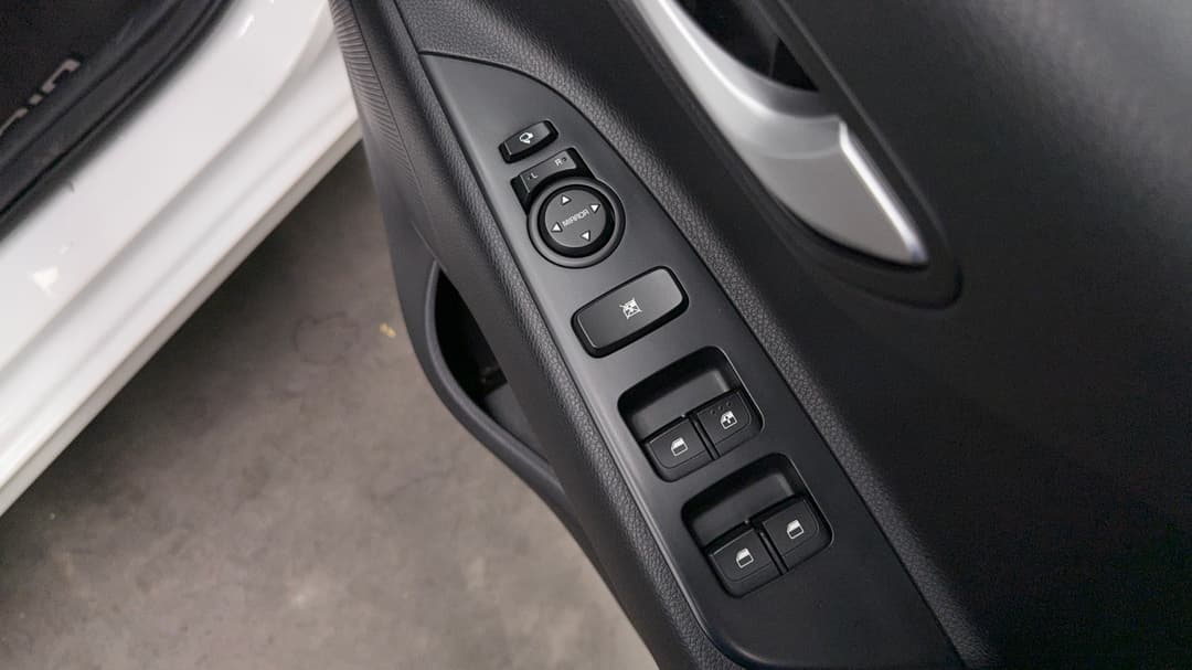 2019 Kia Rio Sport, Automatic, 106279 km, Drivers Side Door Panel Controls