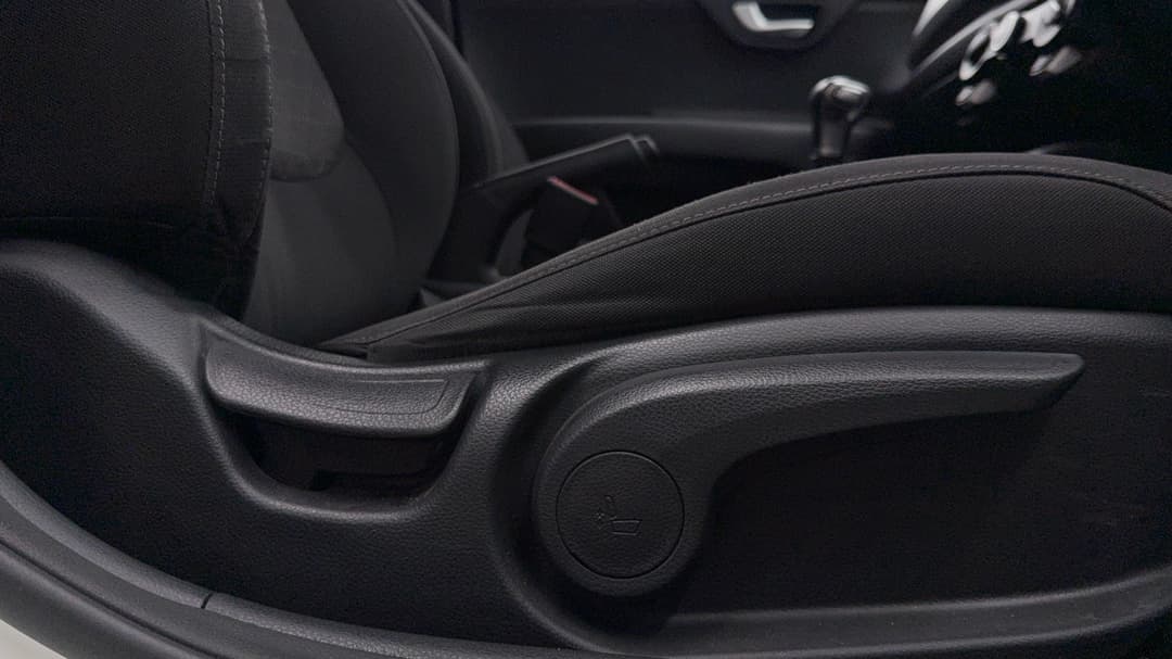 2019 Kia Rio Sport, Automatic, 106279 km, Drivers Side Adjustment Panel