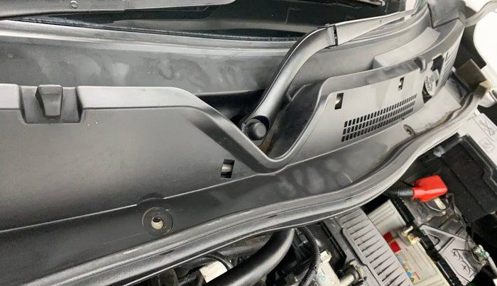2021 Nissan MAGNITE XE, Petrol, Manual, 9,640 km, Bonnet (hood) - Cowl vent panel has minor damage