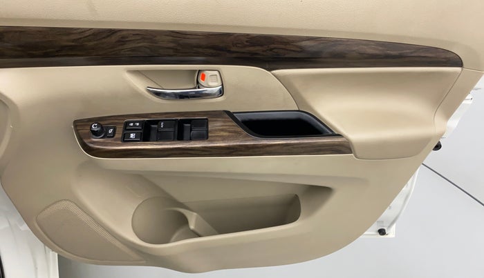2019 Maruti Ertiga ZXI SMART HYBRID AT, Petrol, Automatic, 16,582 km, Driver Side Door Panels Control
