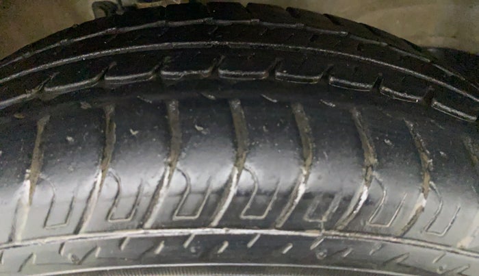 2013 Maruti Wagon R 1.0 VXI, Petrol, Manual, 50,334 km, Left Front Tyre Tread