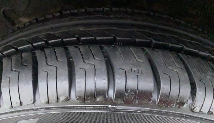 2015 Hyundai Grand i10 SPORTZ 1.2 KAPPA VTVT, Petrol, Manual, 4,812 km, Left Front Tyre Tread