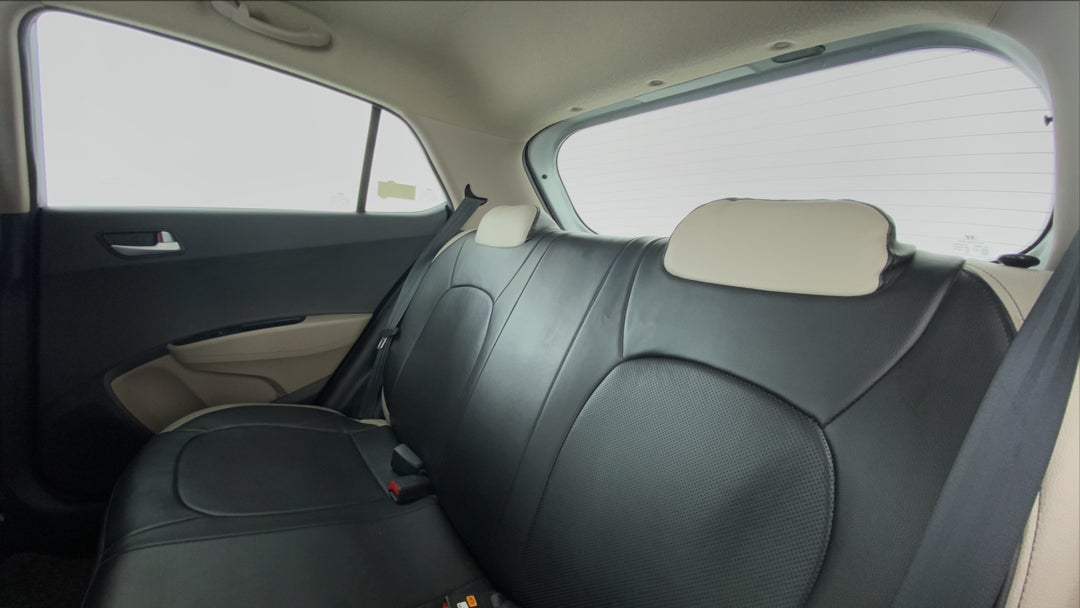 Right Side Rear Door Cabin