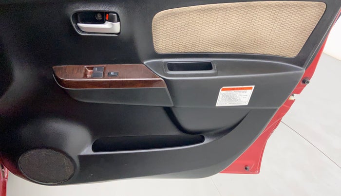 2017 Maruti Wagon R 1.0 LXI CNG, CNG, Manual, 64,948 km, Driver Side Door Panels Control