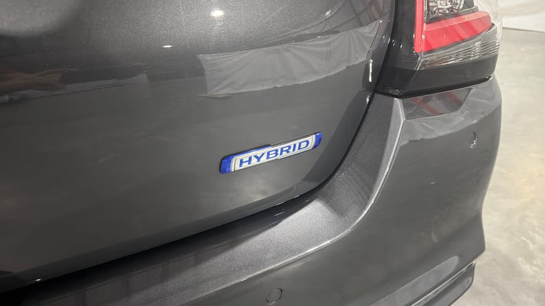 2025 Suzuki Swift Hybrid Glx, Automatic, 22390 km, Badge (Boot Right Side)