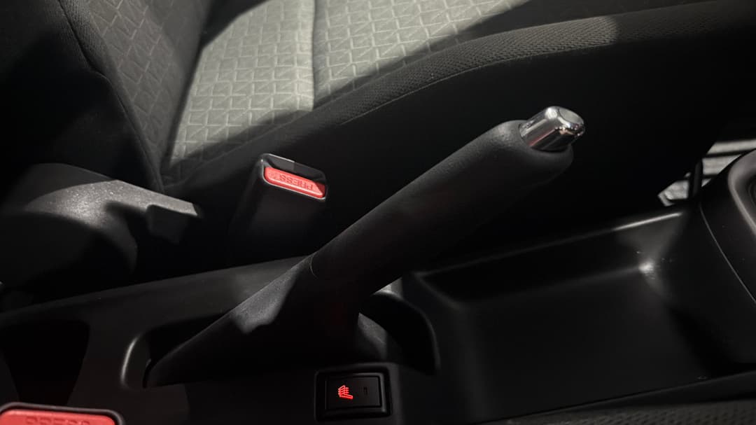 2025 Suzuki Swift Hybrid Glx, Automatic, 22390 km, Handbrake