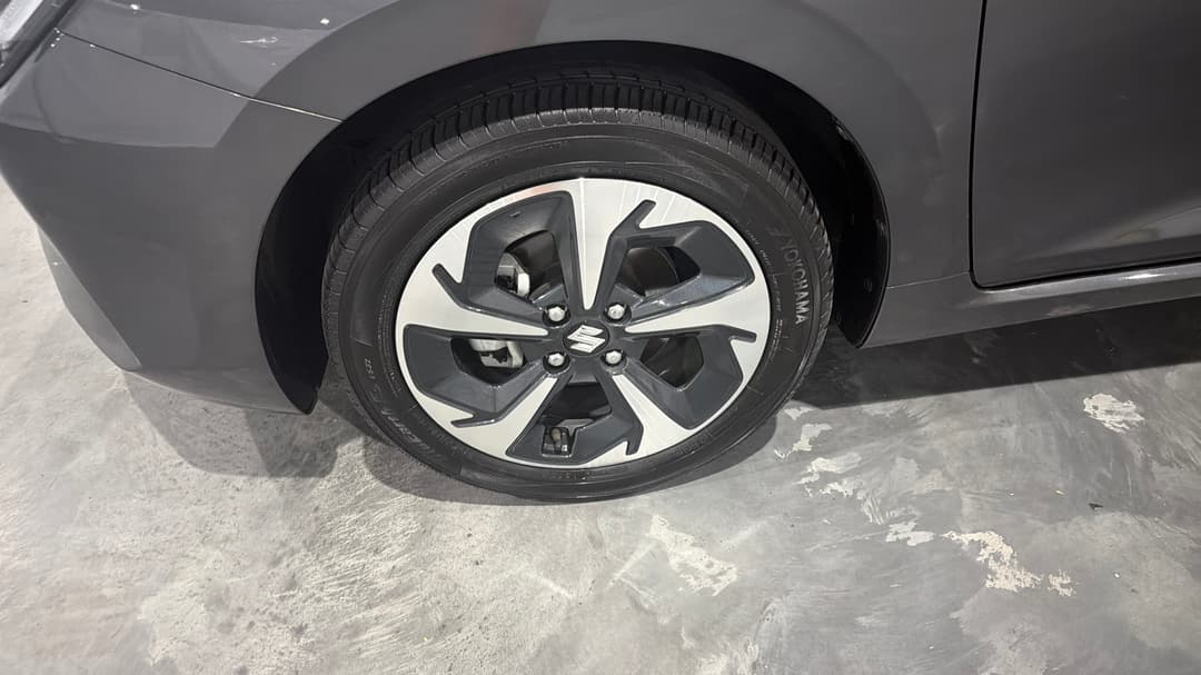 2025 Suzuki Swift Hybrid Glx, Automatic, 22390 km, Left Front Wheel