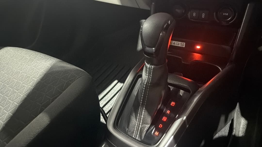 2025 Suzuki Swift Hybrid Glx, Automatic, 22390 km, Gear Lever 