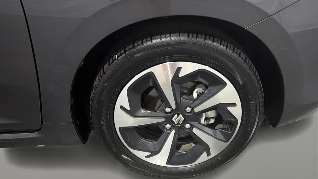2025 Suzuki Swift Hybrid Glx, Automatic, 22390 km, Right Front Wheel