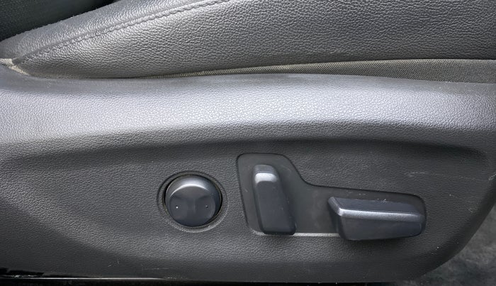 2017 Hyundai New Elantra 1.6 SX AT O, Diesel, Automatic, 75,272 km, Driver Side Adjustment Panel