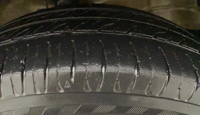2013 Maruti Wagon R 1.0 VXI, Petrol, Manual, 84,252 km, Left Rear Tyre Tread