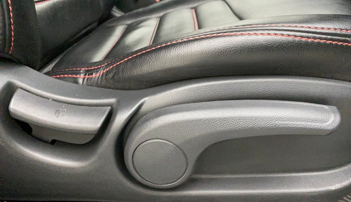 2018 Hyundai i20 Active 1.2 S, Petrol, Manual, 39,224 km, Driver Side Adjustment Panel