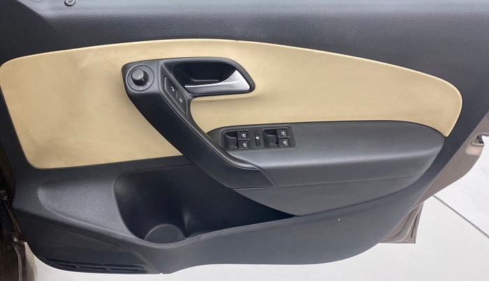 2017 Volkswagen Ameo COMFORTLINE PLUS PETROL, Petrol, Manual, 47,323 km, Driver Side Door Panels Control