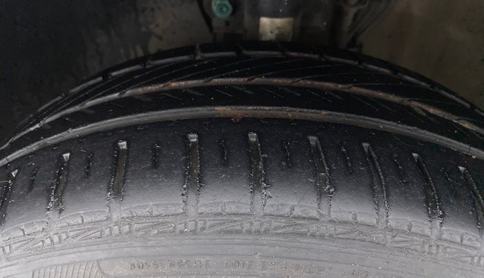 2017 Volkswagen Ameo COMFORTLINE PLUS PETROL, Petrol, Manual, 47,323 km, Left Front Tyre Tread