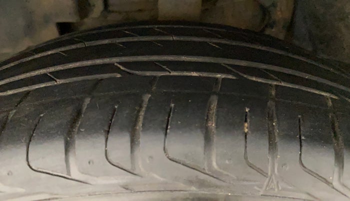 2018 Tata NEXON XZA PLUS DIESEL DUAL TONE, Diesel, Automatic, 1,10,522 km, Left Front Tyre Tread
